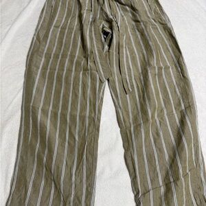 Woman  Striped Tan Pants. New without tags. 🏷️